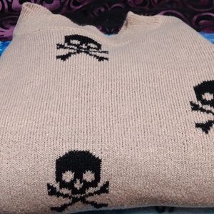 Get ur spook on cute skull sweater